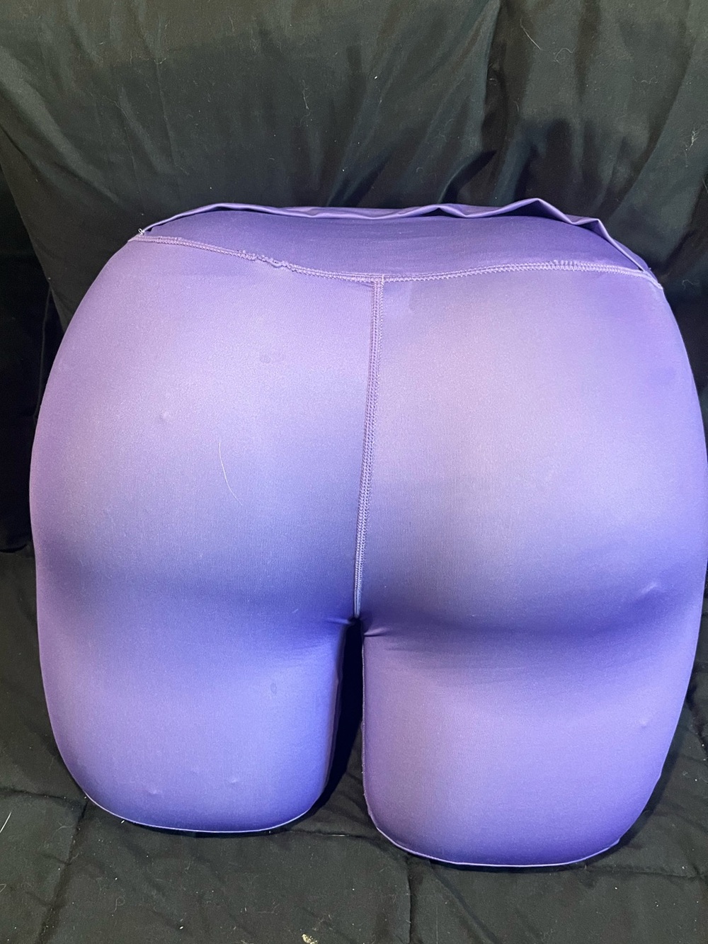 XL Buttress butt shaped pillow - Picture 2 of 5